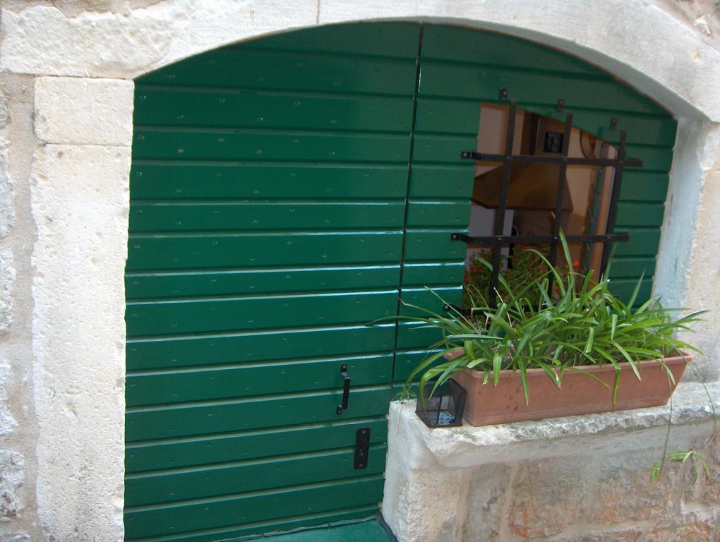Guest House Lucijo Vrboska Buitenkant foto