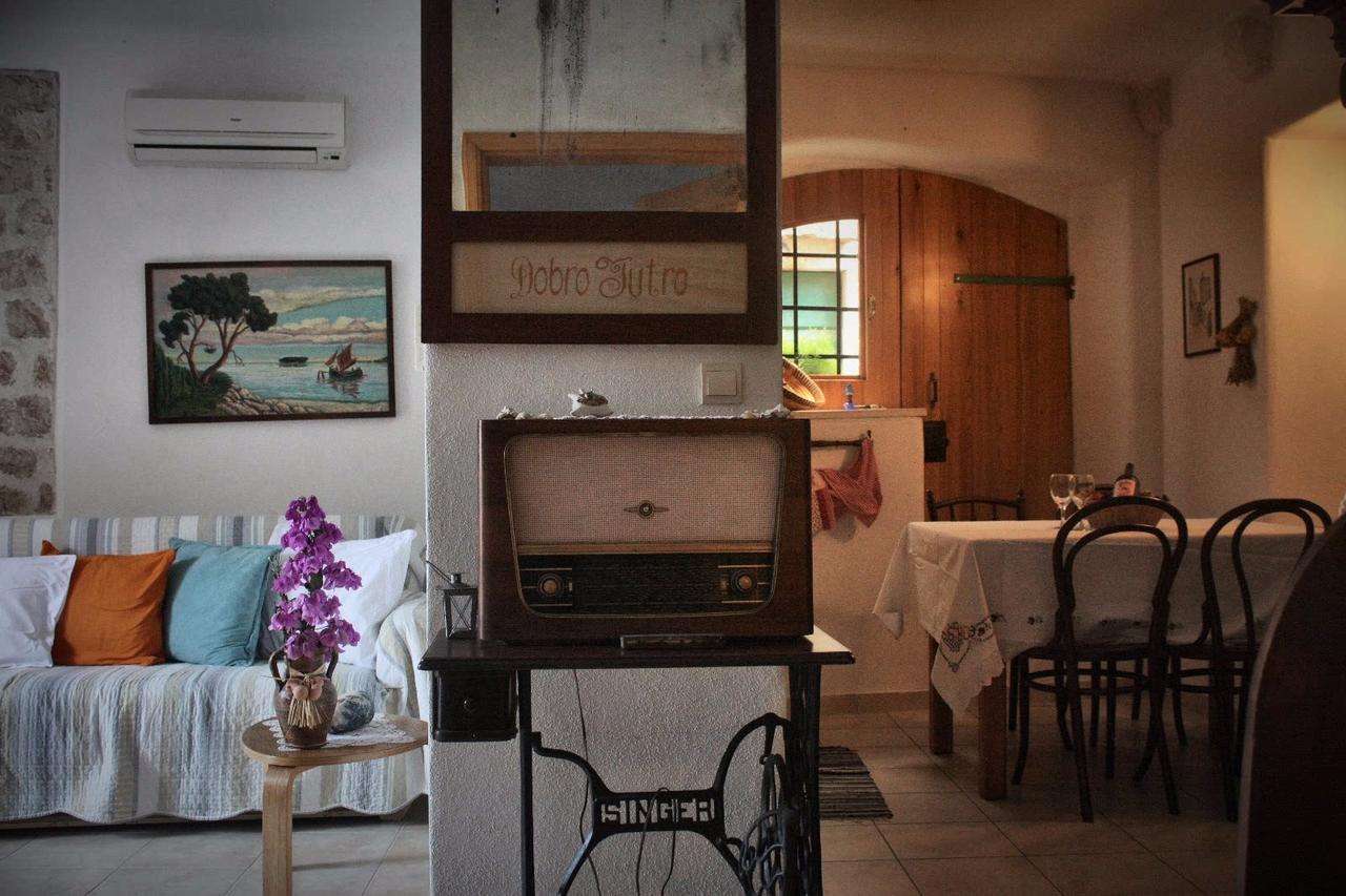 Guest House Lucijo Vrboska Buitenkant foto